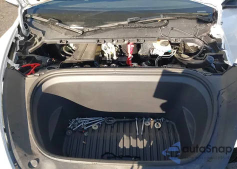 2023 Tesla Model Y Awd/Long Range Dual Motor All-Wheel Drive z USA, uszkodzony, nr VIN 7SAYGDEE9PA183212